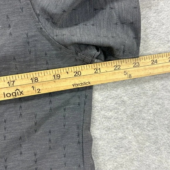 Vuori Shirt Mens Medium Charcoal Arrows Bridge Short Sleeve Button Stretch NEW - Picture 7 of 7